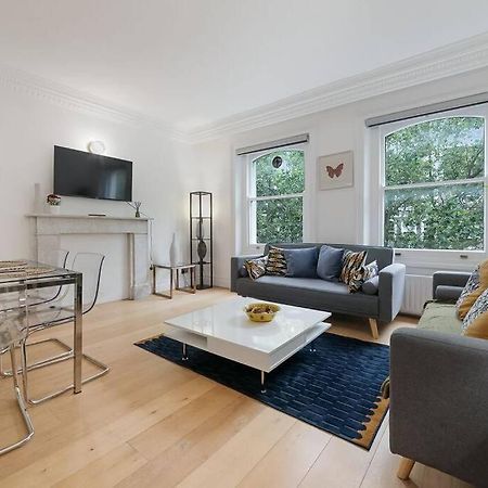 Knightsbridge Two Bed Apartment 런던 외부 사진